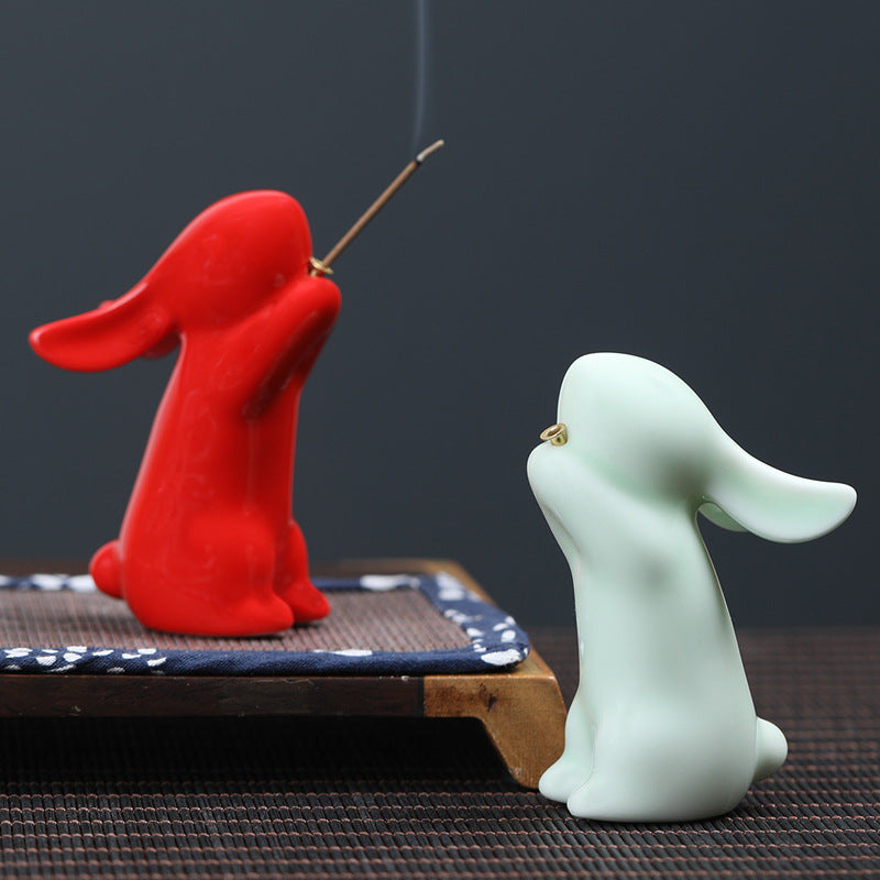 Creative cute rabbit ceramic decoration cute rabbit tea pet home indoor thread incense stick incense device incense